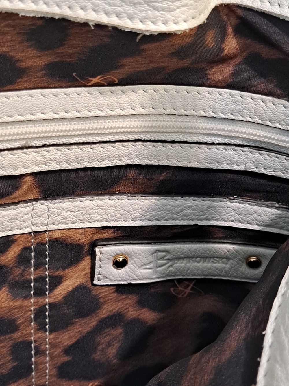 B. Makowsky Y2k White Pebbled Leather Hobo Slouchy Bag Boho Chic Gold Handles - Picture 11 of 15